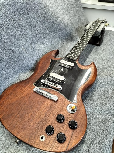 Gibson electric guitar - gibson,