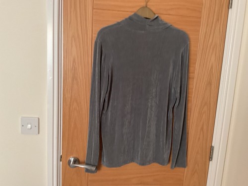Kim cardigan medium pre - medium.,