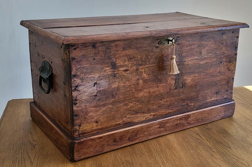 Victorian small pine chest/