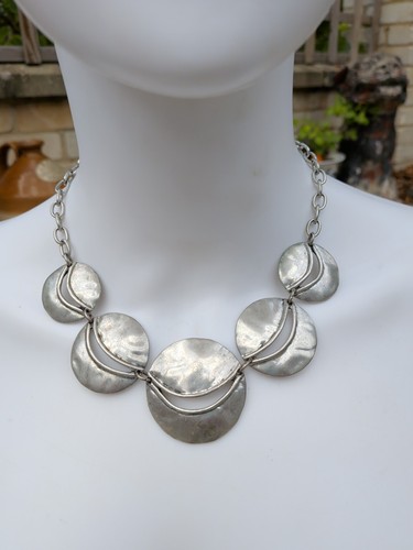 Silver tone disc necklace - tone,