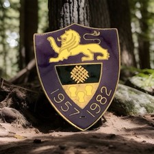 Vintage Queen Elizabeth II 1957-1982 Enamel Pin Badge. P18 171