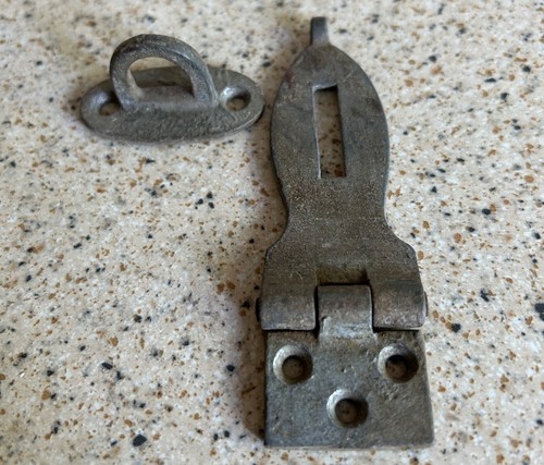 Old vintage gate - /, latch