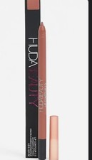 Huda Beauty Warm brown lip