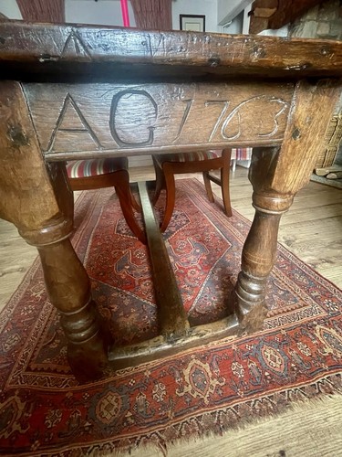 Antique c17 oak - ,