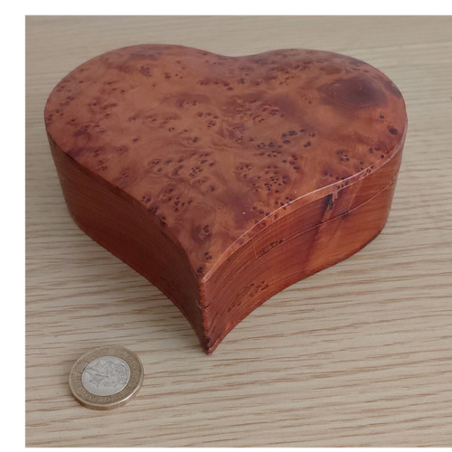 Heart shaped thuya trinket box