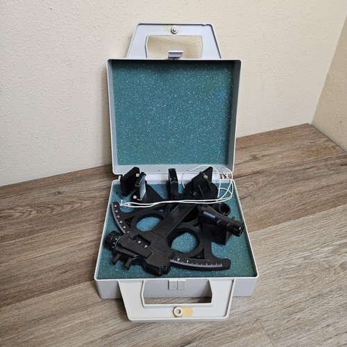 Vintage davis instruments - vintage, mark