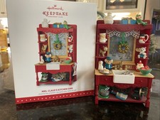 Hallmark Ornament 2015 Mrs. Claus's Kitchen Sink Member's Exclusive: MINT