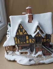 Vintage Lilliput Lane Yuletide