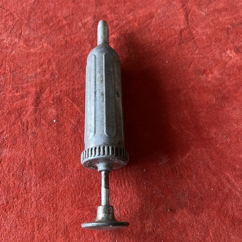 Grease gun vintage style - vintage,