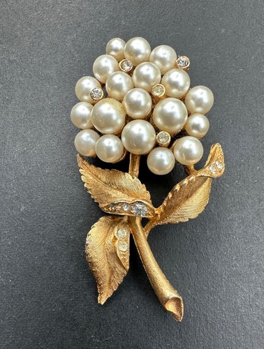 Floral brooch full - floral, lead