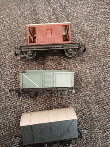 Three tri ang railway rolling - tri-ang,
