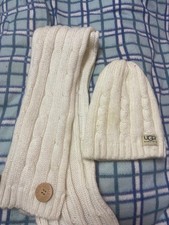 UGG White/cream Hat And Scarf
