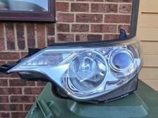 Headlight Left Toyota Estima