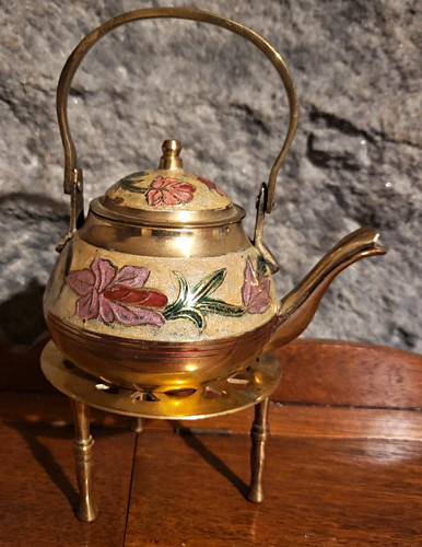 Small enamelled brass kettle - small,