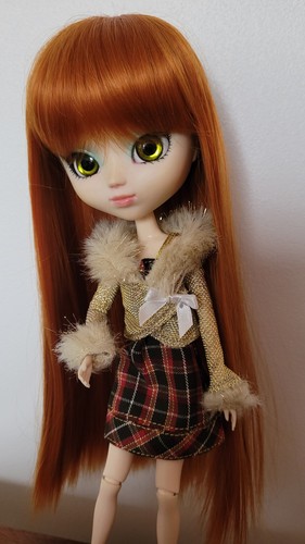 Custom pullip pre owned - -,