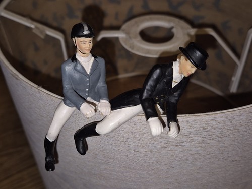 Schleich retired seated - schleich,,