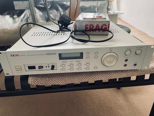 Akai s2000 midi stereo - stereo, digital
