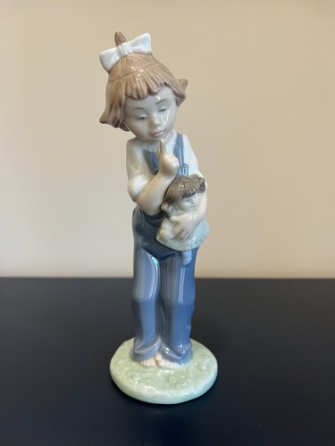 Lladro nao figurine hush - -,