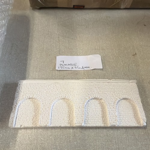 Gauge brick arch - n,