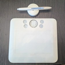 Wacom Bamboo Fun Small Touch Graphic Tablet with Pen CTE-450/W