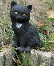 Stone figure black cat Morle