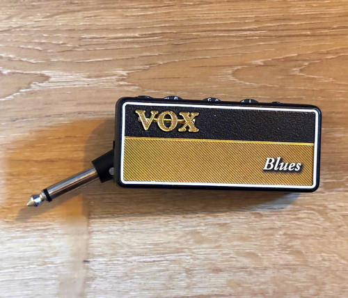 Vox v860 blues guitar - vox, a