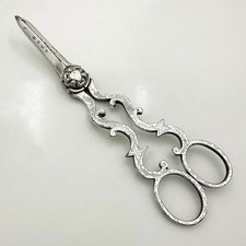 PAIR GEORGIAN GRAPE SCISSORS