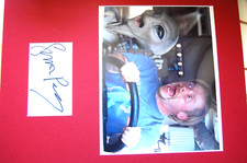 SIMON PEGG SIGNED WHITE CARD WITH 10X8 FROM THE FILM PAUL  16X12 INCHES IN TOTAL
