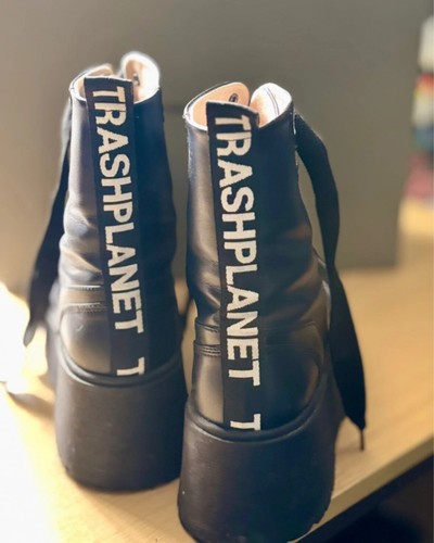 Trash planet riot boots - planet,