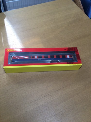 Hornby r40009 laboratory - hornby, 10