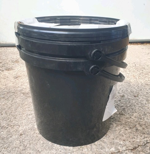 10l plastic buckets with - 10l,