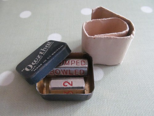 Vintage owzthat pocket cricket - vintage,