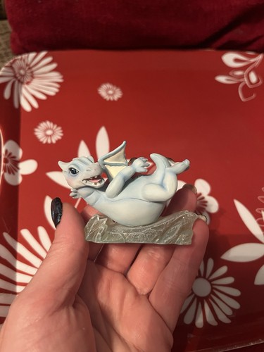 Land the dragons wheeee - of,