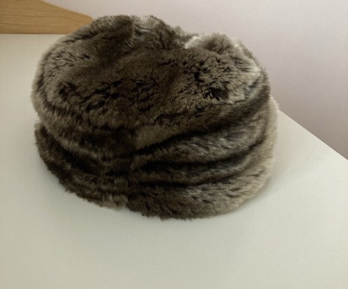 Beautiful whiteley faux fur - faux,