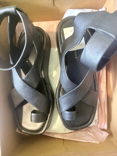 Anthropologie toe loop black - anthropologie,