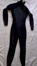 Unisex Salomon Unisex / teenagers  wetsuit Small  pit to pit 17"