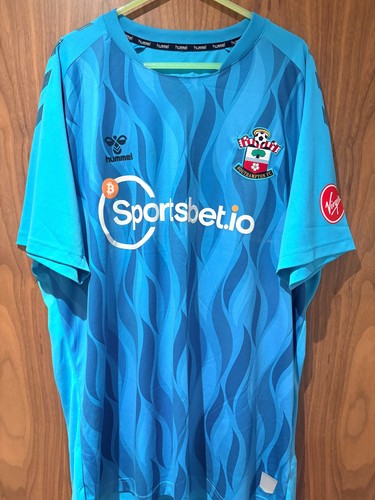 Southampton goalkeeper - southampton,