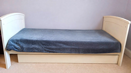 White toddler bed with - white,