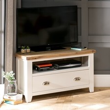 Cheshire Cream Painted Corner