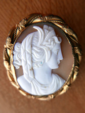 BEAUTIFUL,  ANTIQUE, CARVED CAMEO OF A CLASSICAL FEMALE HEAD, GOLD TONE MOUNT