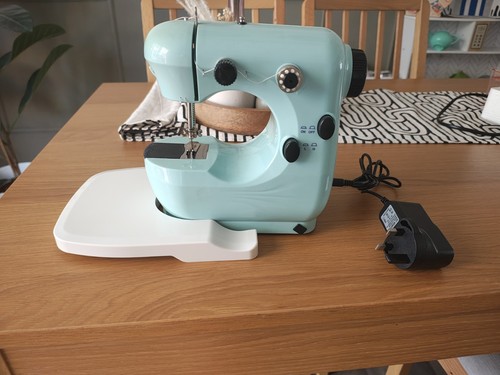Small sewing machine - small,