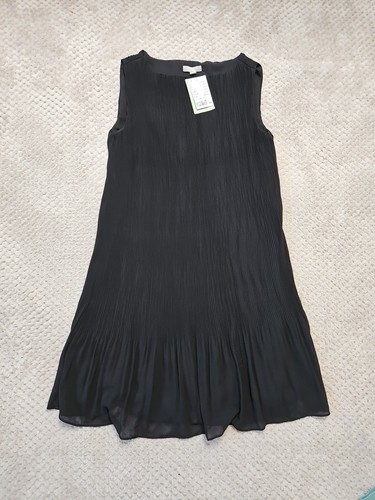 Sleeveless pleated shift - sleeveless,
