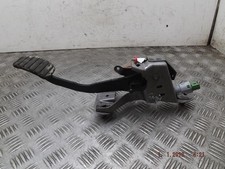 Renault Clio Clutch Pedal /