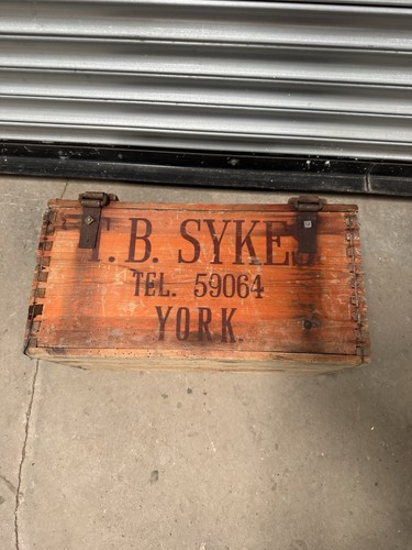 Vintage wooden storage - vintage, crate