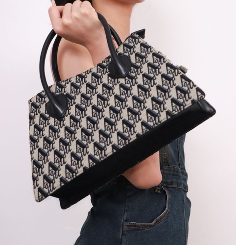 Aquascutum printed small - uk,