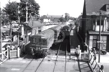 PHOTO  BR British Railways Diesel Multiple Unit Class 104 Hull (Botanic Gardens)