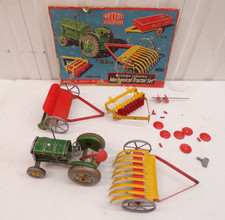 METTOY MODERN FARMING CLOCK WORK MECHANICAL TRACTOR SET TINPLATE