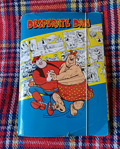 Dennis the menace gnasher - dennis, &