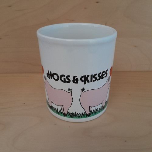 Hogs kisses pig mug 1980 - &,