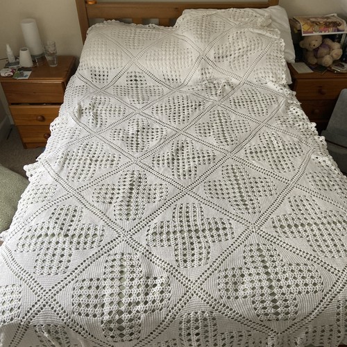 Vintage hand made bedspread - hand,